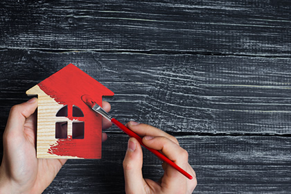 Professional exterior painting on a Huntsville Alabama home